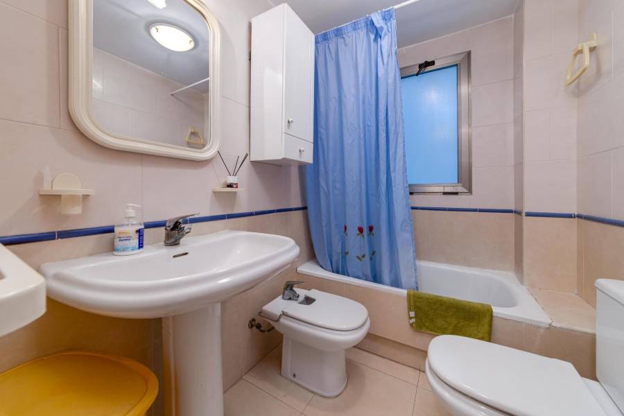 Sale - Apartment - Playa de los locos - Torrevieja