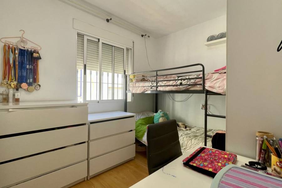 Sale - Bungalow Top Floor - San luis - Torrevieja