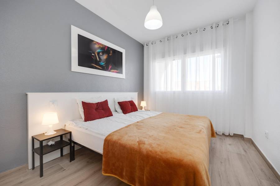 Sale - Apartment - Playa de los locos - Torrevieja