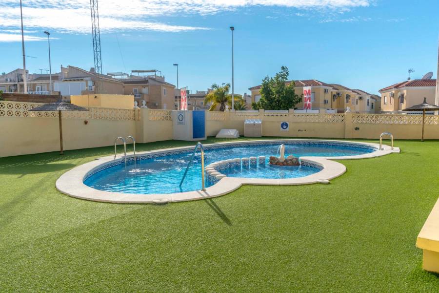 Vente - Bungalow Étage Haut - Aguas nuevas 2 - Torrevieja