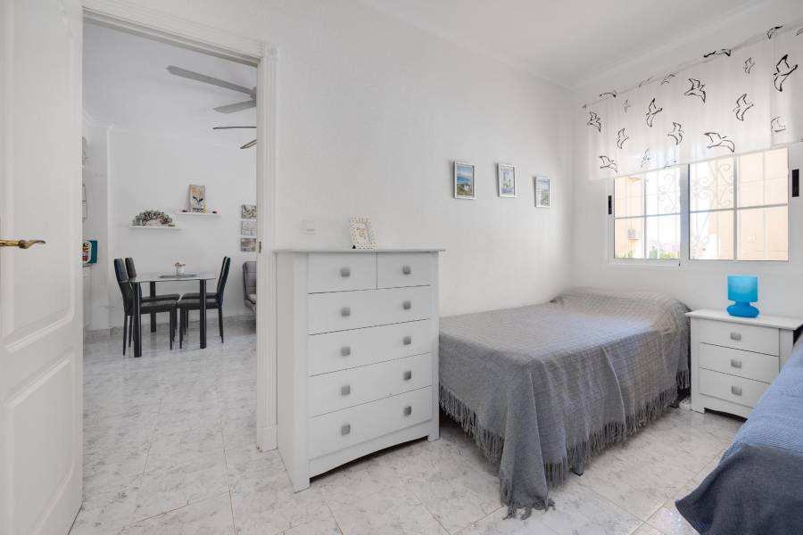 Venta - Bungalow Planta Baja - Aguas nuevas 2 - Torrevieja