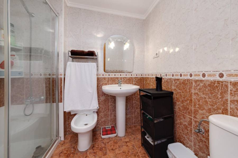 Sale - Apartment - Playa de los locos - Torrevieja