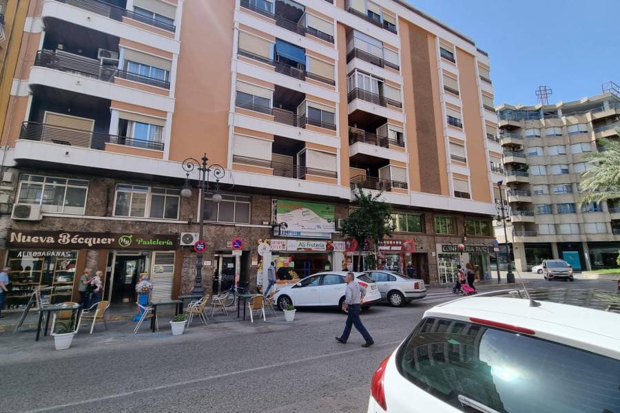 Alquiler - Local comercial - Zona Centro - Orihuela