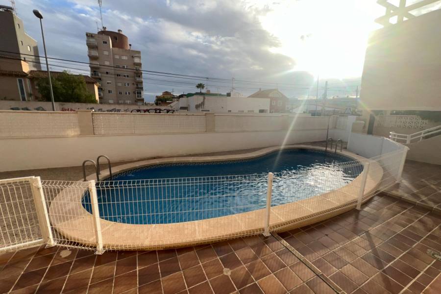 Vente - Bungalow Étage Bas - Nueva Torrevieja - Torrevieja