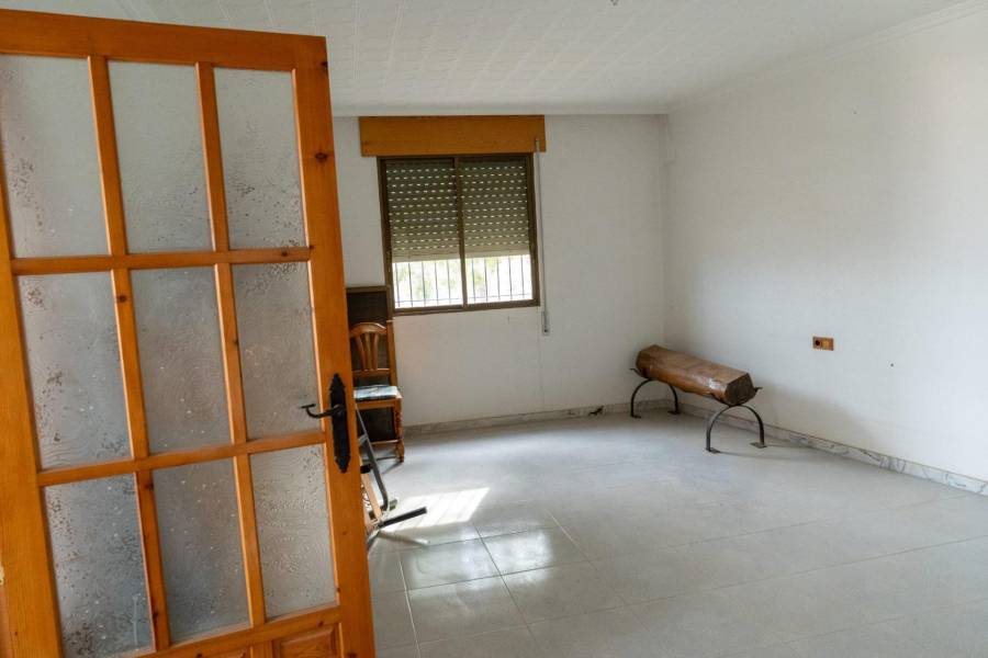 Sale - House with land - Arneva - Orihuela