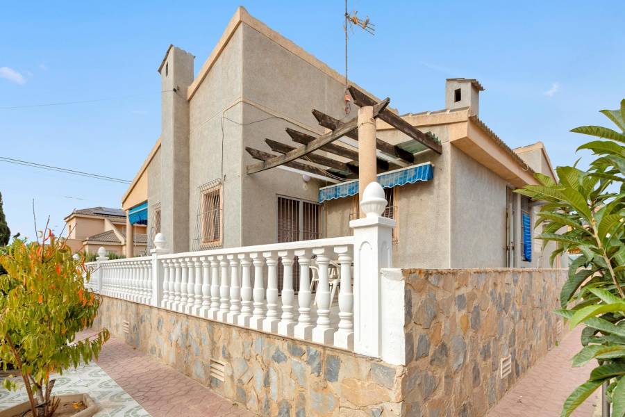 Venta - Chalet - Nueva Torrevieja - Torrevieja