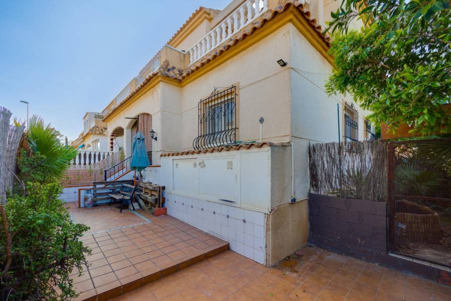 Sale - Bungalow Ground Floor - Aguas Nuevas - Torrevieja