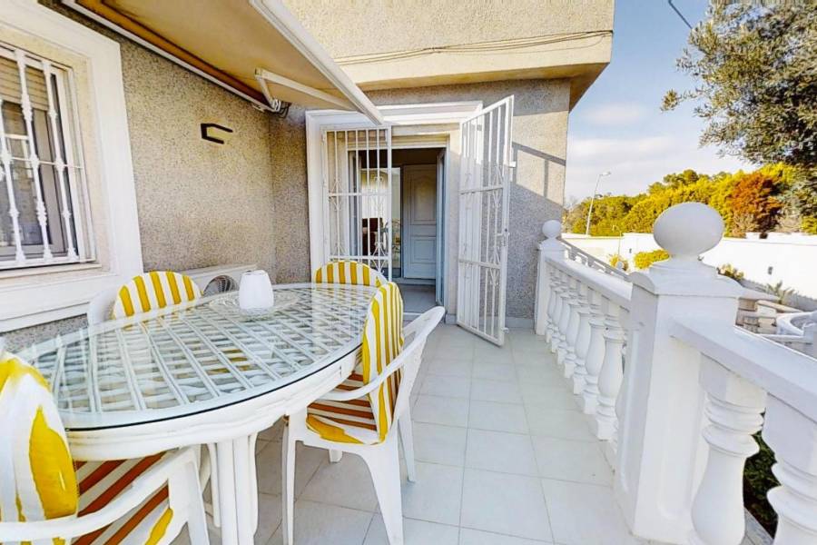 Sale - Villa - Lago jardin - Torrevieja