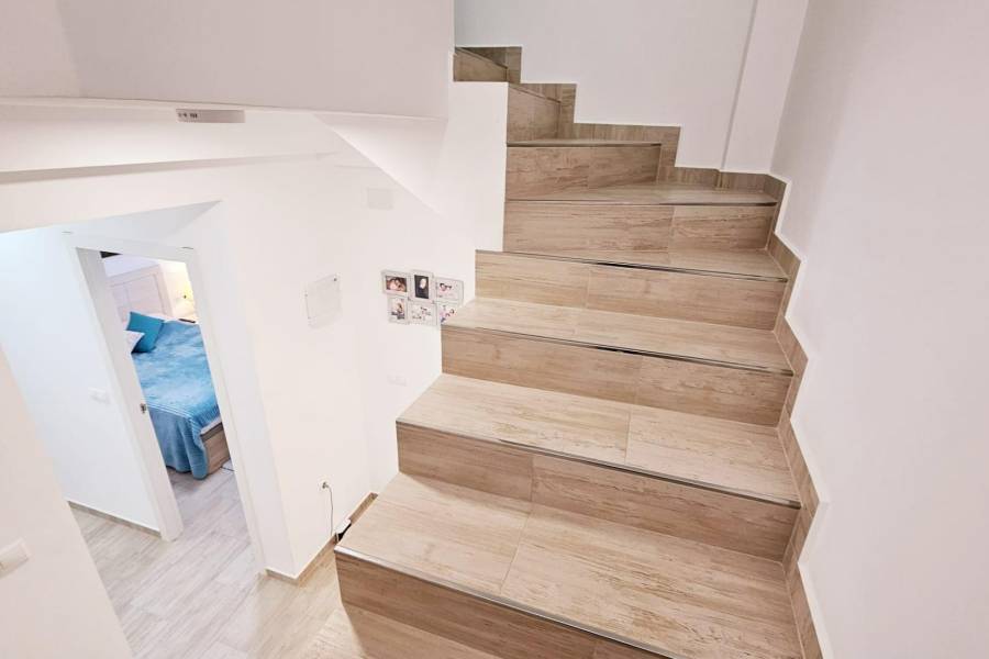Venta - Casa Tipo Dúplex - La siesta - Torrevieja