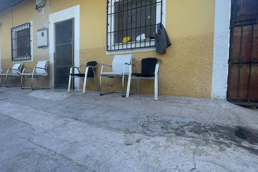 Sale - House with land - Molins - Orihuela