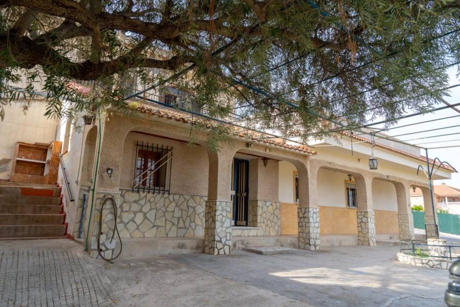 Venta - Casa con terreno - Arneva - Orihuela