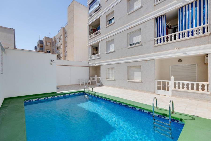 Sale - Ground floor apartment - Playa del cura - Torrevieja