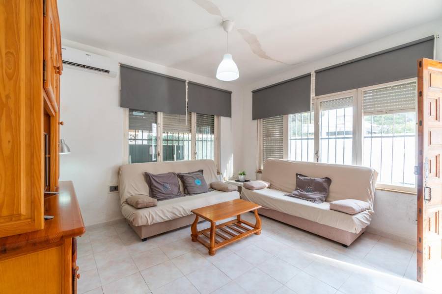 Venta - Casa - Aguas nuevas 1 - Torrevieja