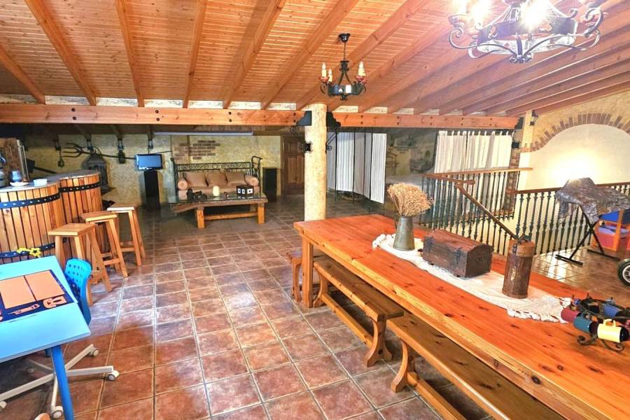 Venta - Chalet - CENTRO - Pinoso