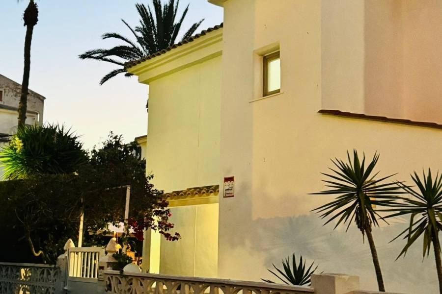 Venta - Casa Tipo Dúplex - Calas blanca - Torrevieja