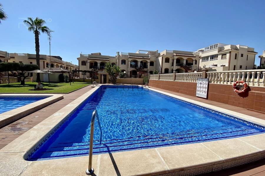 Sale - Bungalow - Aguas nuevas 1 - Torrevieja