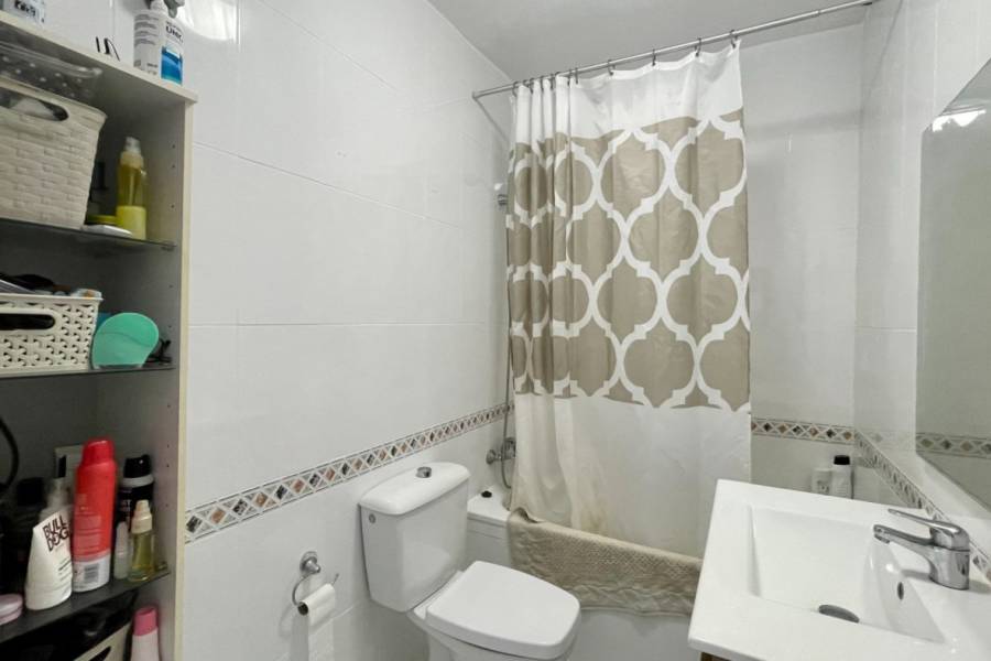 Sale - Bungalow Top Floor - San luis - Torrevieja