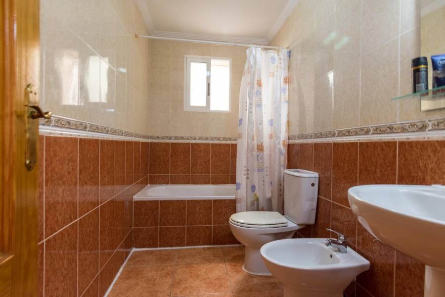 Vente - Bungalow Étage Bas - Torretas - Torrevieja