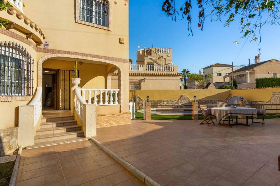 Sale - Villa - La Florida - Orihuela Costa