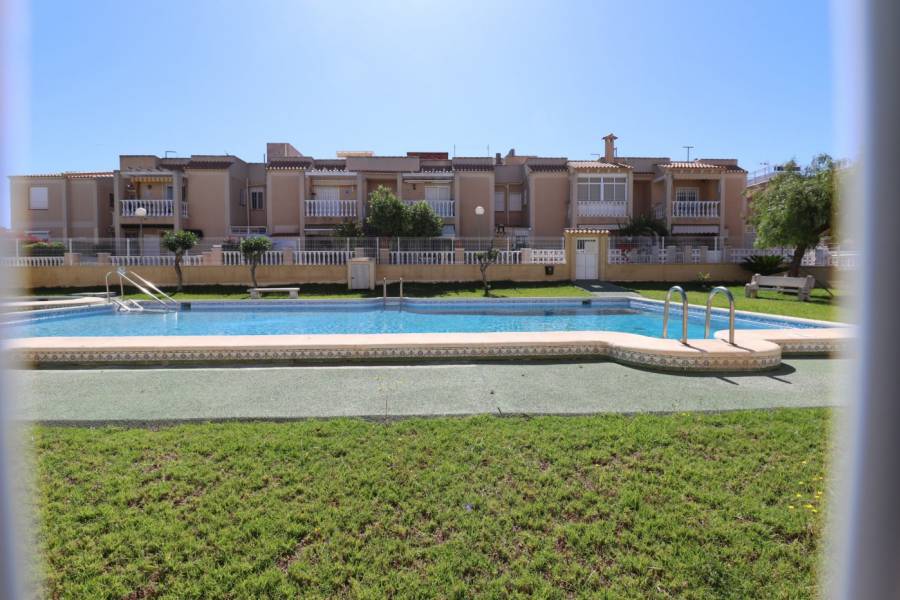 Venta - Bungalow Planta Baja - Aguas nuevas 1 - Torrevieja