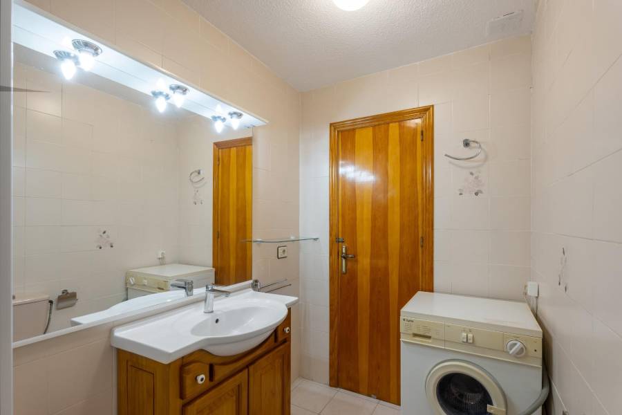 Sale - Apartment - Playa de los locos - Torrevieja