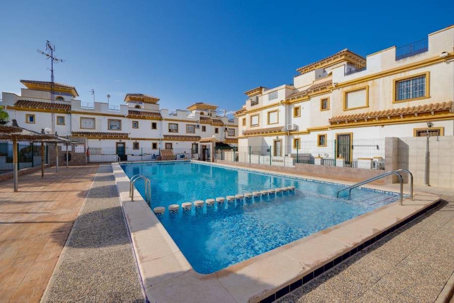 Sale - Terraced house - Aguas nuevas 2 - Torrevieja