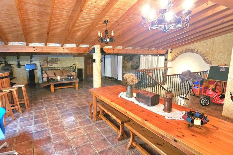 Venta - Chalet - CENTRO - Pinoso