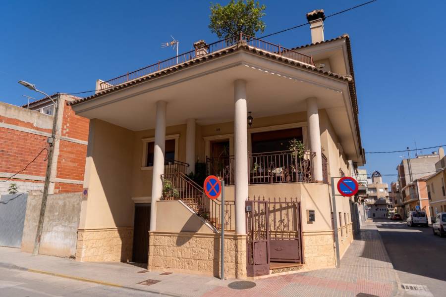 Venta - Chalet - centro - Rafal