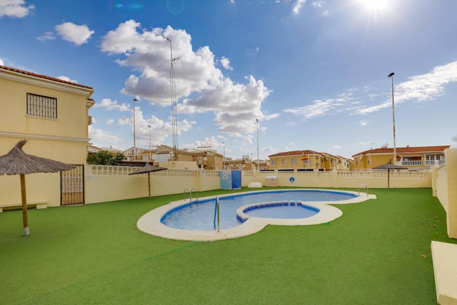 Vente - Bungalow Étage Haut - Aguas nuevas 2 - Torrevieja