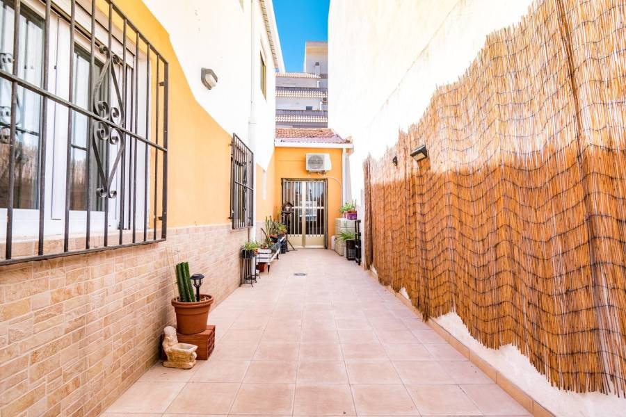 Sale - House - Centro - Torrevieja