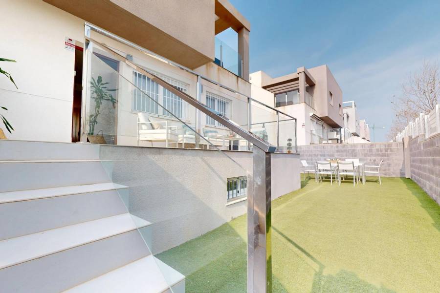 Venta - Chalet - Aguas Nuevas - Torrevieja