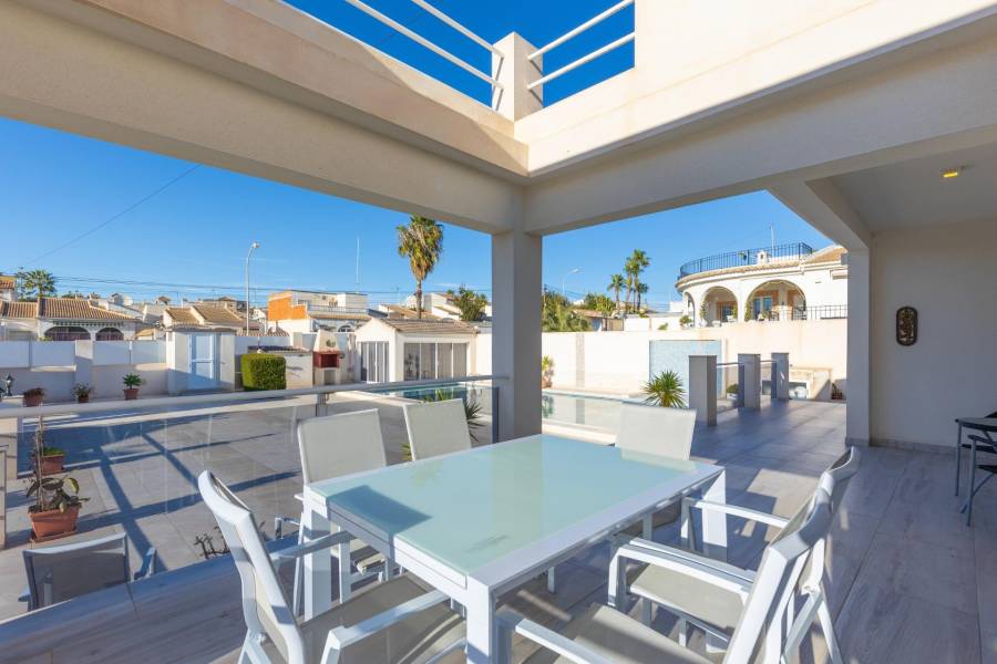 Venta - Chalet - El chaparral - Torrevieja